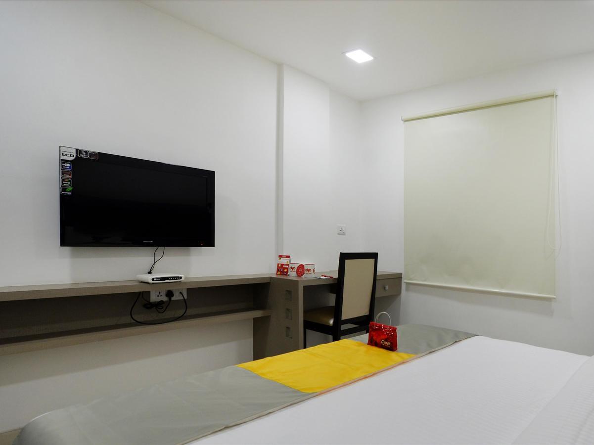 La Riviera Suites Hyderabad Exterior photo